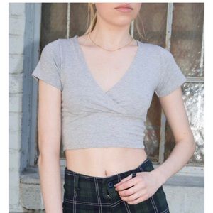 BRANDY MELVILLE AMARA TOP GREY